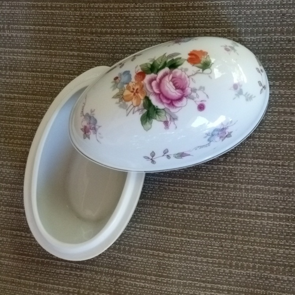 Vintage Shackman Porcelain Rose Floral Egg Trinket Box Japan Easter